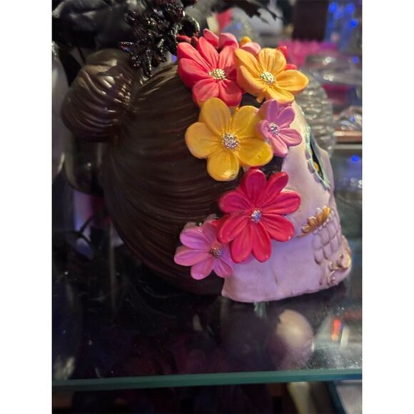 Dia de los Muertos Hand-Painted Ceramic Sugar Skull Decor Multicolor - Picture 6 of 10